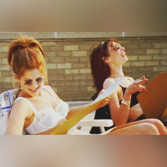 𝅺*NWT* Amoena beautiful butter yellow lace wireless bra - Picture 2 of 8